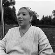 Titulaire d’un Bac littéraire mention très bien option Anglais renforcé et mention européenne, je possède un niveau B2/C1 en anglais ! J’ai l’habitude de travailler avec des collégiens